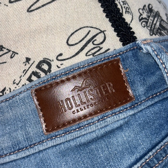 Hollister Mid-rise Super Skinny Jeans with Epic Stretch - Picture 2 of 4